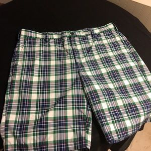 IZOD Golf Men's Shorts